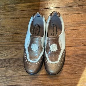 Sandbagger golf shoe size 7 ladies. The madison